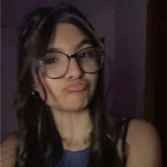 Meet your Posher, Gaby - Picture 1 of 1